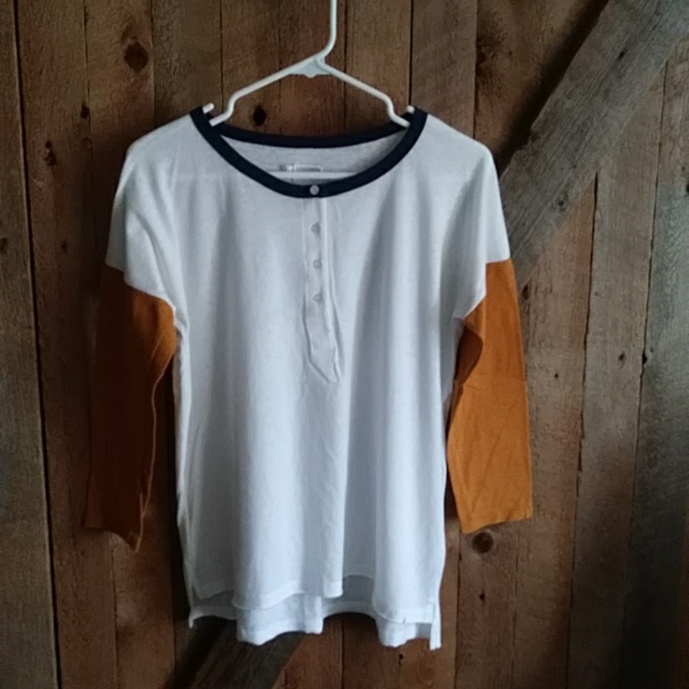 Volcom t-shirt 3/4 sleeves small